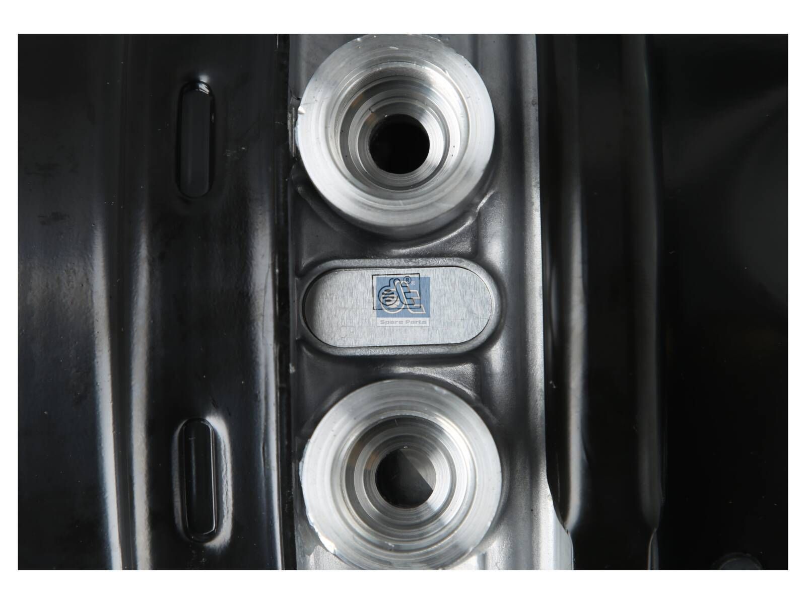 DT Spare Parts 4.65597 Spring brake cylinder, left, M16 x 1,5, M22 x 1,5, Ls: 57 mm, Lp: 187 mm